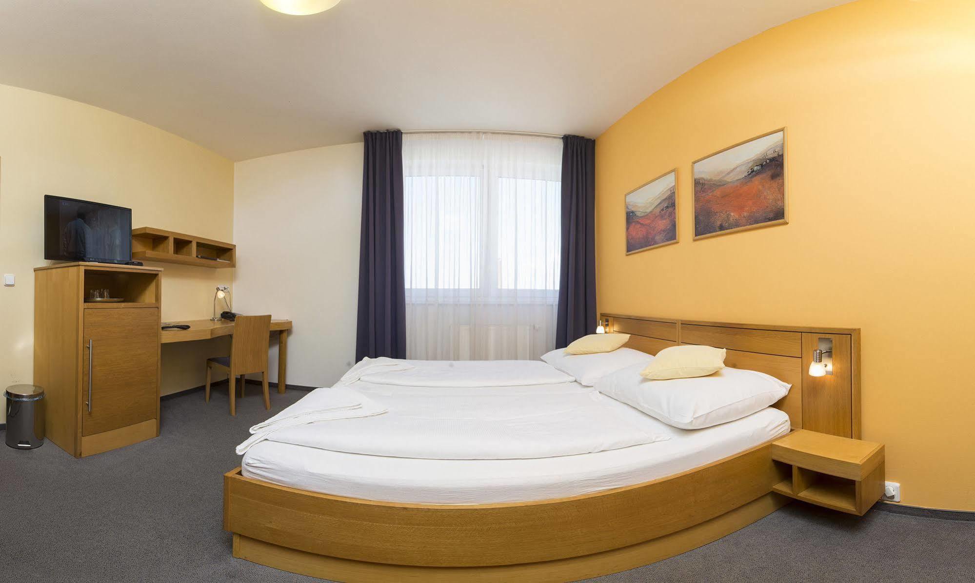 Hotel Trend Πίλζεν Εξωτερικό φωτογραφία